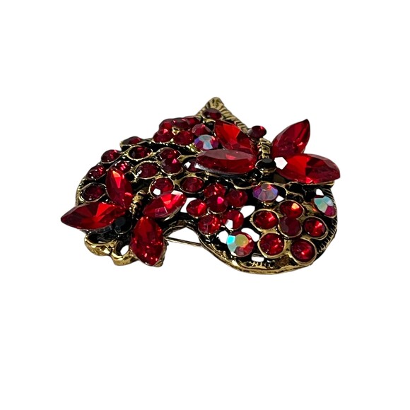 Vintage-Inspired Rhinestone Butterfly Brooch with Heart-Shaped Pin – Valentin... - Picture 3 of 4